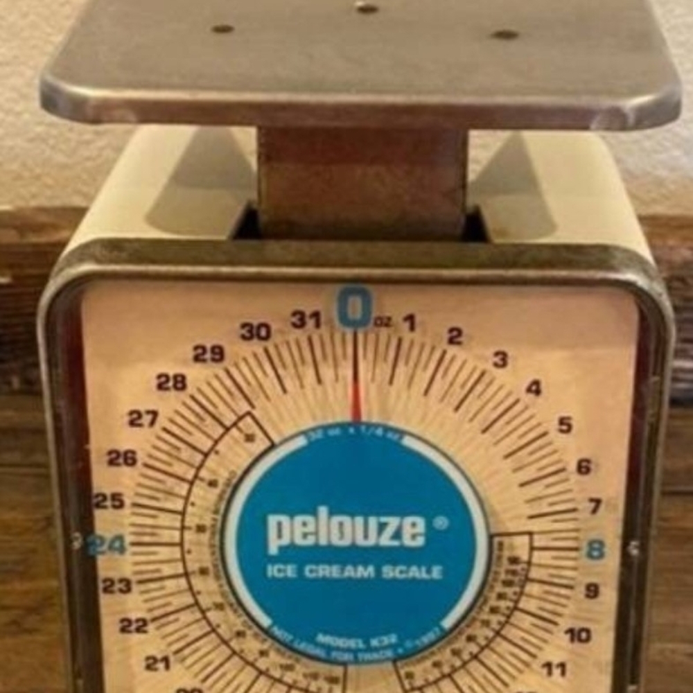 Vintage Pelouze model K32 32oz. Ice Cream Scale